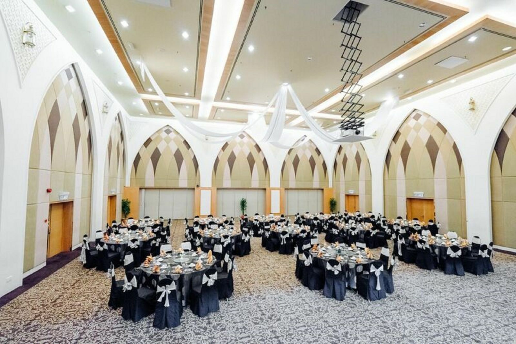 Raia Hotel Kota Kinabalu Ngoại thất bức ảnh